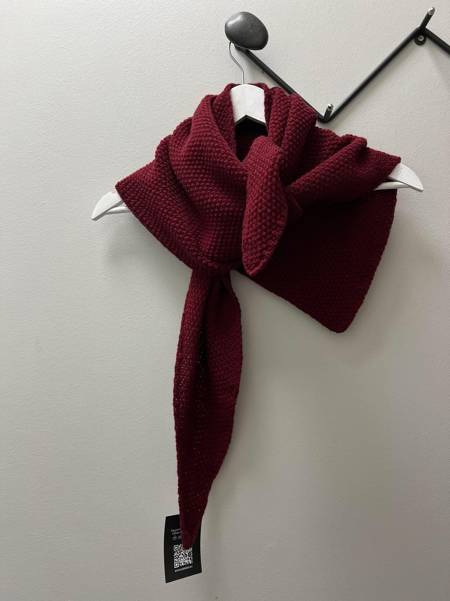 Burgundiškos spalvos skara